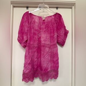 Billabong fuschia crochet edged, short sleeve tunic / size M